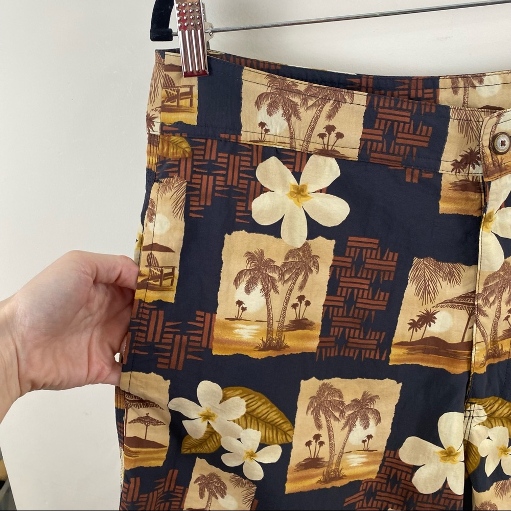 Tommy Bahama Tropical Print Swim Trunks Size Large - Picture 6 of 8